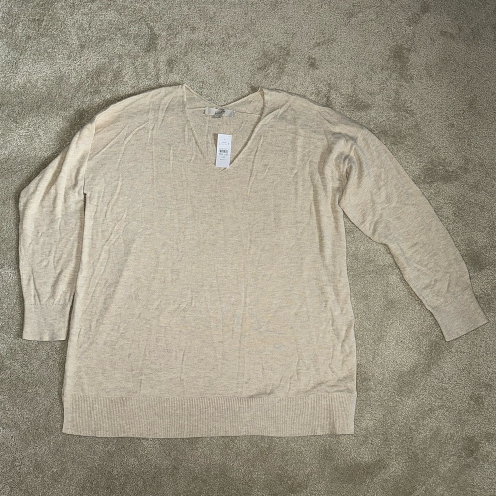 NWT - Loft Maternity Lightweight V-Neck Sweater - Size L